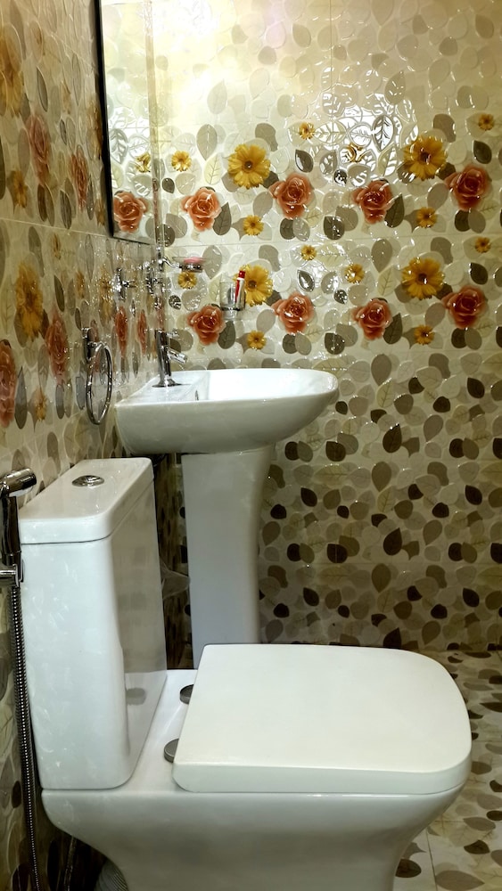 Bathroom amenities