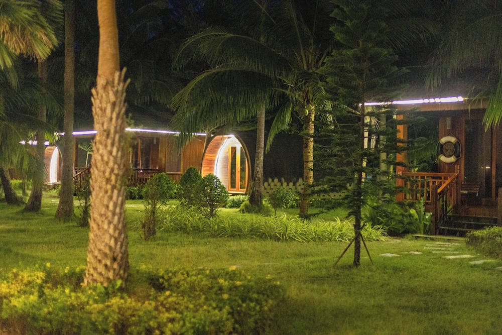 Front of property - evening/night