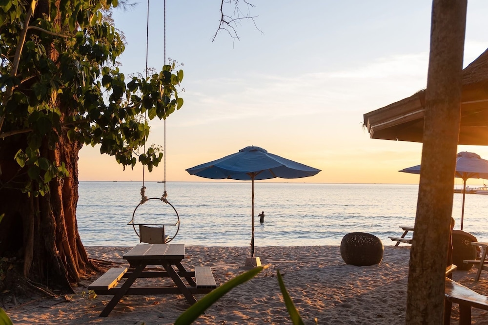Beach/ocean view