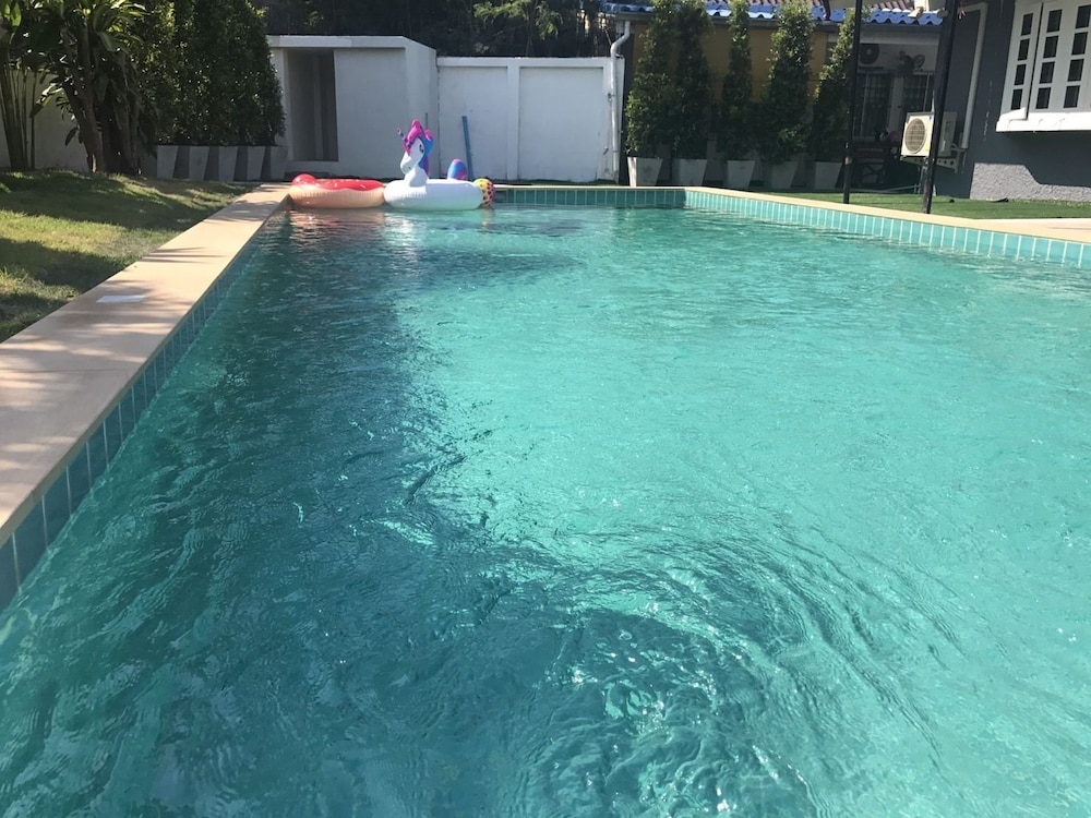 Private pool