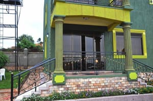 thumbnail: Front of property