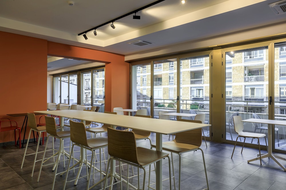 Restaurant-cafeteria