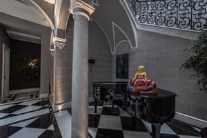 thumbnail: Interior entrance