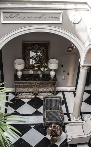 thumbnail: Interior entrance