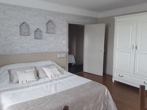 thumbnail: Front of property