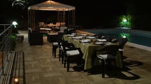 thumbnail: Outdoor dining