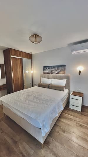 thumbnail: Interior