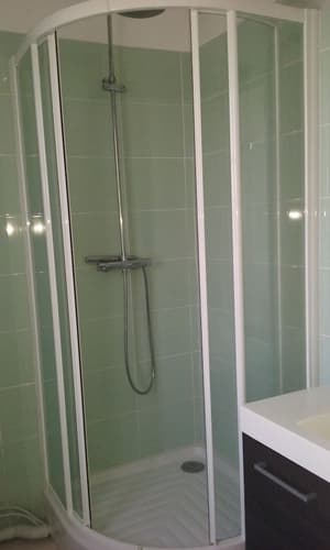 thumbnail: Bathroom shower