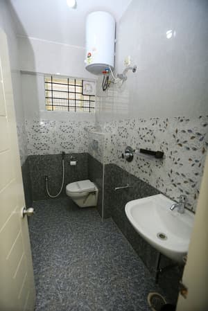 thumbnail: Bathroom shower