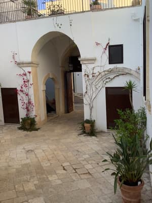 thumbnail: Courtyard
