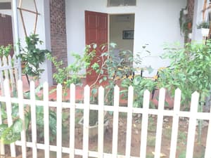 thumbnail: Courtyard view