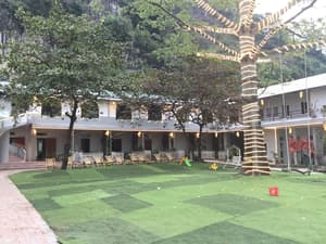 thumbnail: Courtyard view