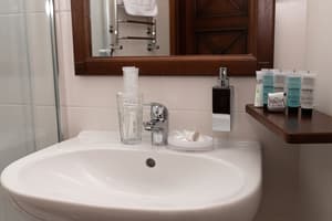 thumbnail: Bathroom amenities