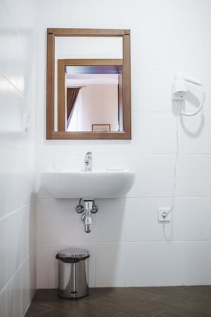 thumbnail: Bathroom shower
