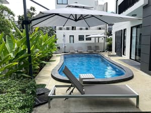 thumbnail: Outdoor pool