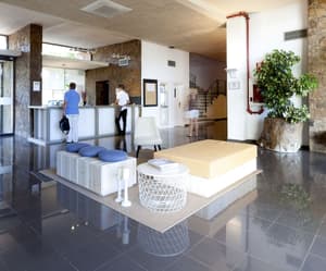 thumbnail: Reception