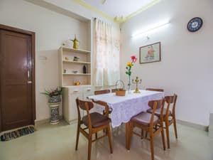 thumbnail: In-room dining