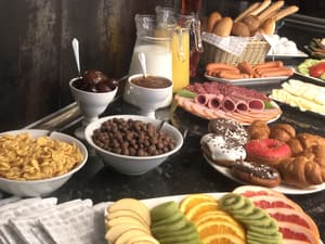 thumbnail: Breakfast area