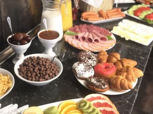 thumbnail: Breakfast area
