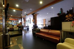 thumbnail: Lobby sitting area