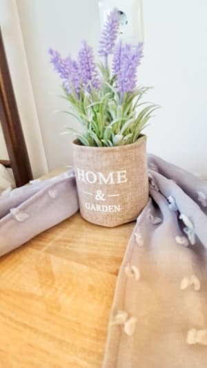 thumbnail: Interior detail