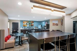 thumbnail: Breakfast area