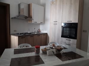 thumbnail: In-room dining