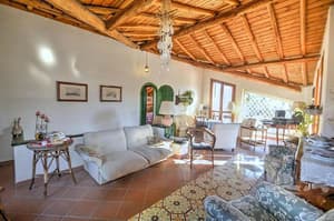thumbnail: Interior detail