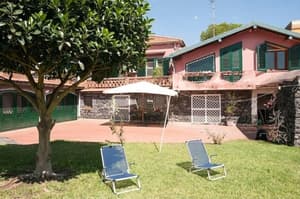 thumbnail: Front of property