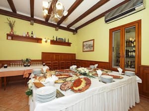 thumbnail: Restaurant