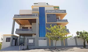 thumbnail: Front of property