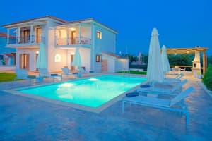 thumbnail: Outdoor pool