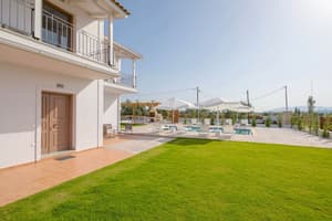 thumbnail: Garden view