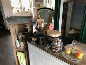thumbnail: Restaurant