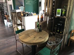 thumbnail: Restaurant