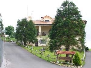 thumbnail: Property entrance