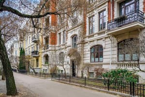 thumbnail: Exterior