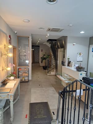 thumbnail: Interior entrance