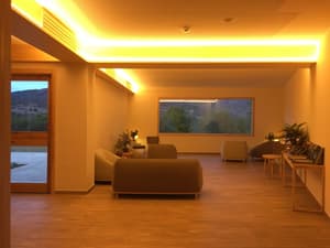 thumbnail: Lobby sitting area