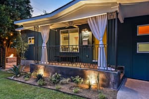 thumbnail: Exterior detail