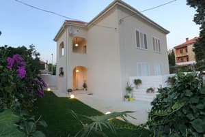 thumbnail: Exterior