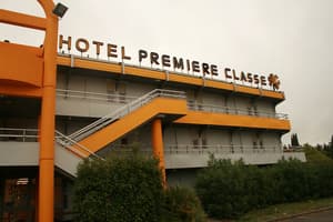 thumbnail: Front of property