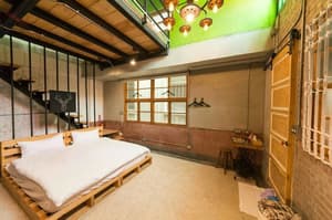 thumbnail: Bar (on property)