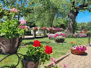 thumbnail: Exterior