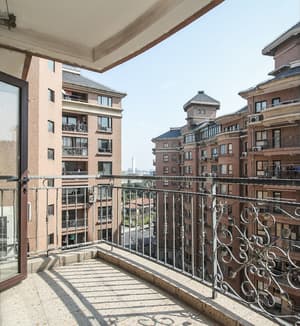 thumbnail: Balcony view