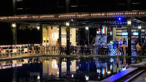 thumbnail: Poolside bar