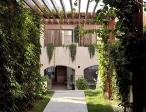 thumbnail: Exterior