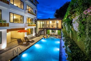 thumbnail: Outdoor pool