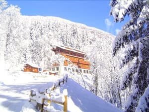 thumbnail: Front of property