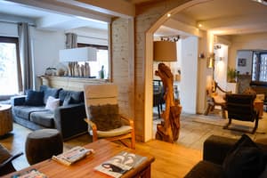 thumbnail: Interior entrance